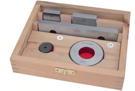 106768-ht_530-32 Sada měrek pro testování posuvných měřítekTP 1 měrky 30/ 41,3/ 131,4 nastavovací kroužek 4 / 25/ mm (HT-530-32)